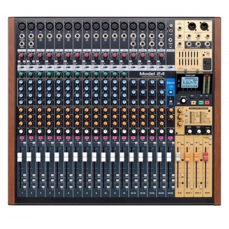 Tascam Model 24 analog mixer og 24 track digital recorder