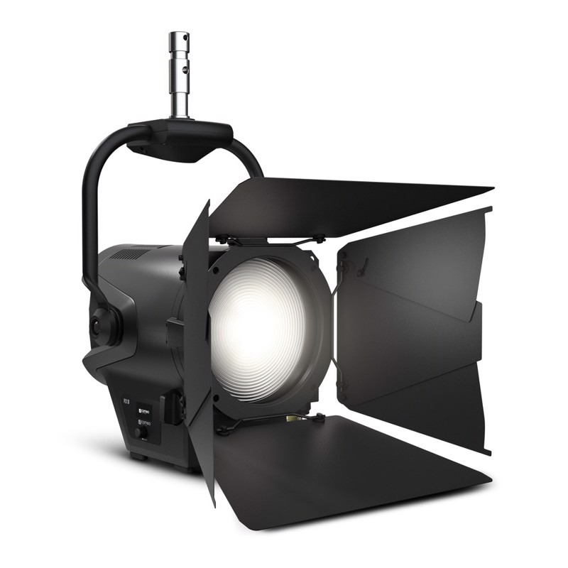 Cameo F2 D PO Daylight LED Pole-operated Fresnel  - 5,400 K, 15,000 lm ~ Svare til 1000 watt halogen ftresnel