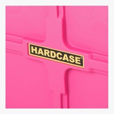Med hjul. 120,7 x 27,2 x 26,7 cm, max 35 kg. - Hardcase 48" Hardware Case Pink