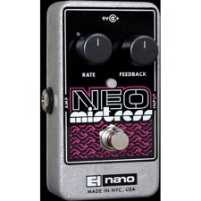 Electro Harmonix Nano Neo Mistress - Så små at de næsten ikke kan ses, men vi lover - de kan høres! Neo Mistress bygger videre på den legendariske Mistress-flanger. Nu findes den i et nyt udseende, so