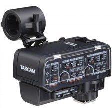 Tascam CA-XLR2D mikrofonadapter til kamera, Analog input